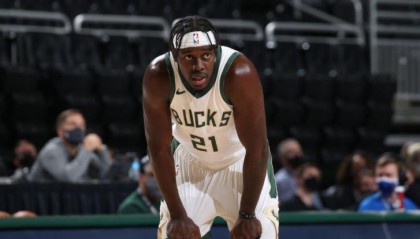  布克47分太阳加时惜败灰熊  